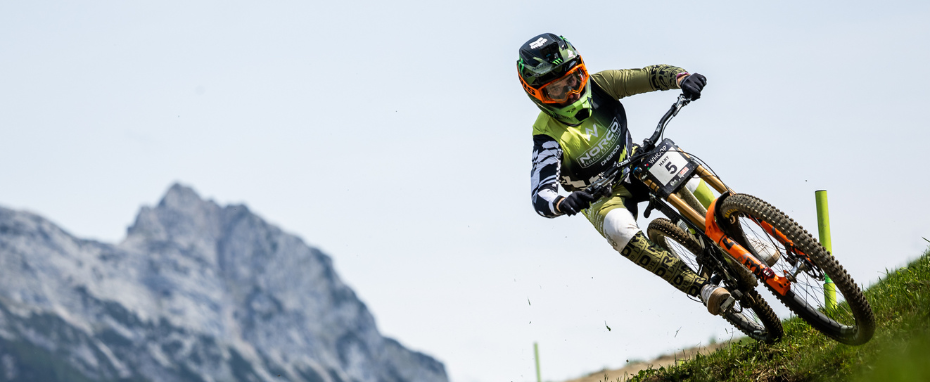 Danny Hart | Won’t Sit Down